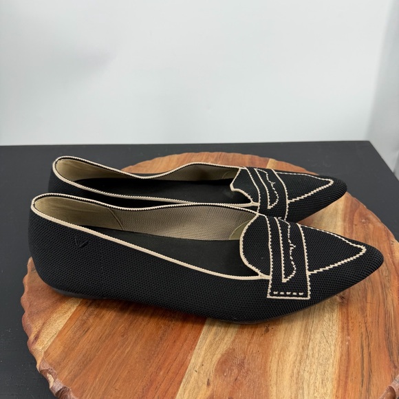 Vivaia Shoes - VIVAIA Black cream Flats Pointed-Toe Loafers (Amelia 2.0) sz 41 9.5
